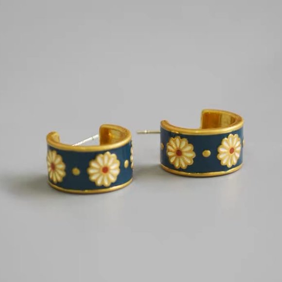 Madewell Jewelry - Madewell Daisy Delight Enamel Small Hoop Earrings